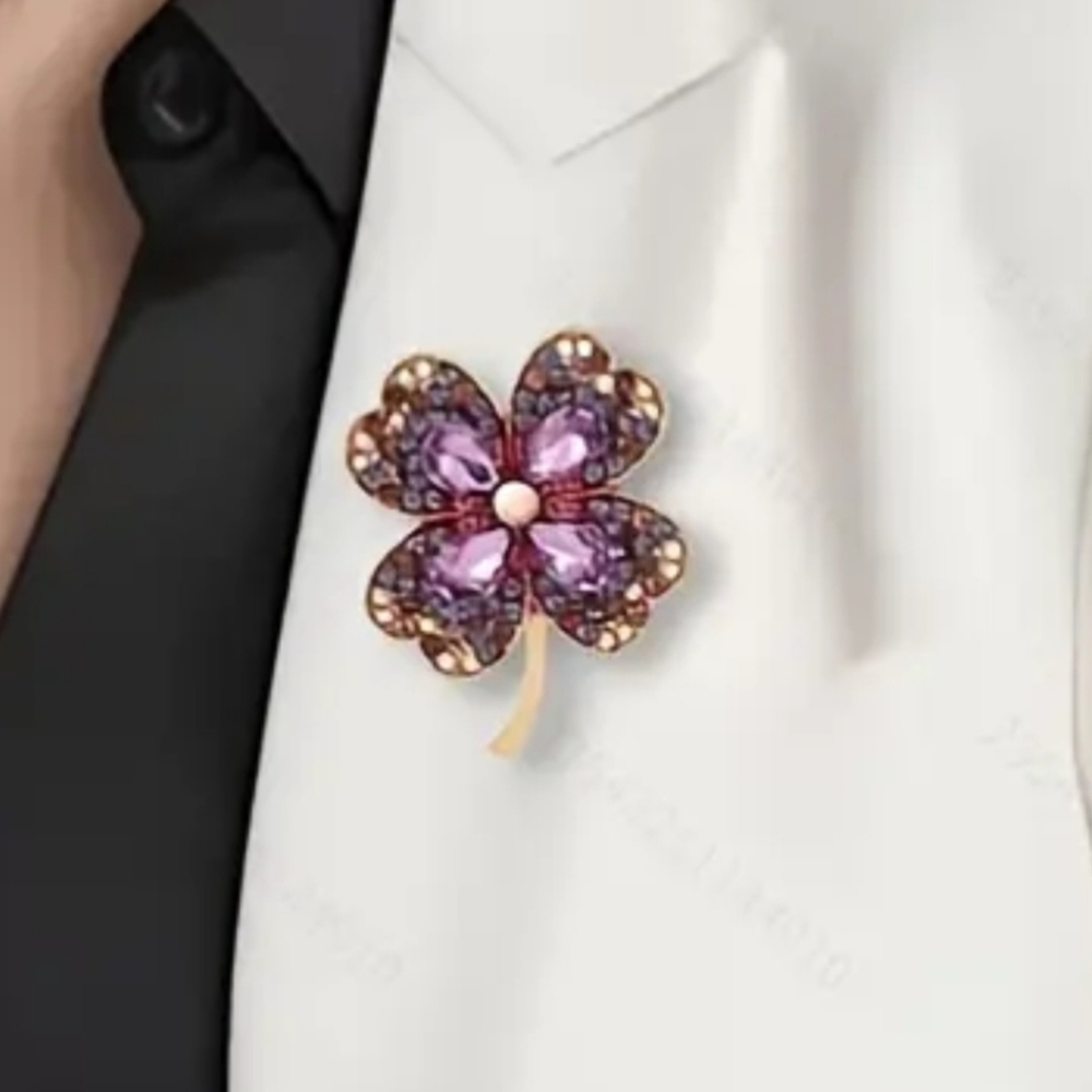 Four-Leaf Purple Clover Brooch - Picture 2 of 4